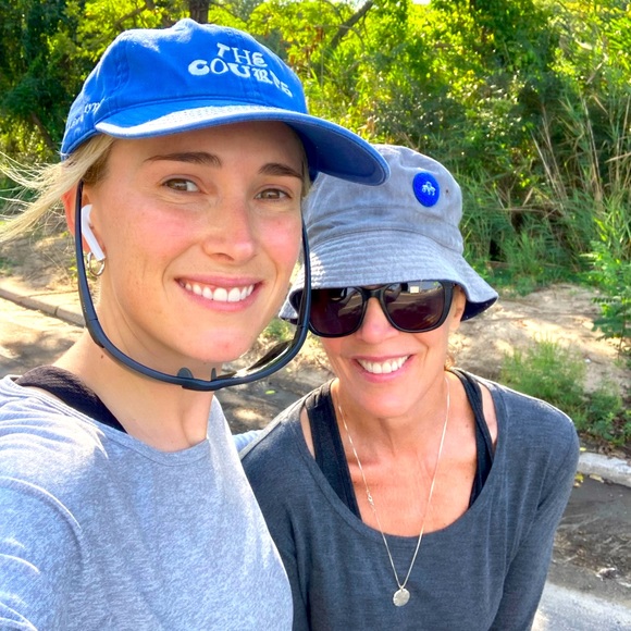 Meet your Posher, Ellen - Picture 1 of 2